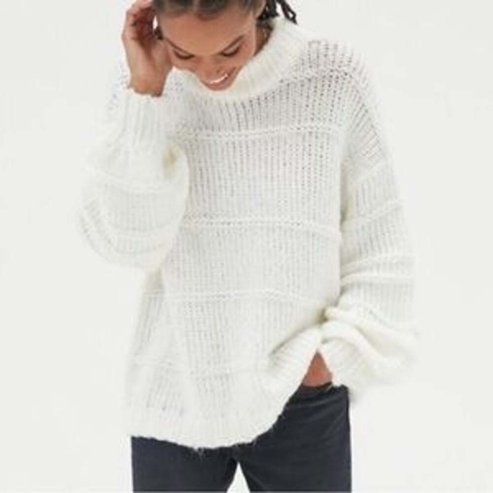 NEW Urban Outfitters Chunky Open Knit Crewneck Sweater Ivory Women's Medium
